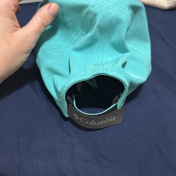 Columbia ball cap - Picture 2 of 3